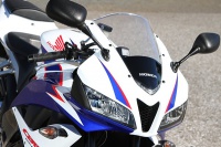 vol106_CBR600RR_03