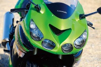 vol106_ZZR1400_02