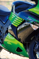vol106_ZZR1400_07