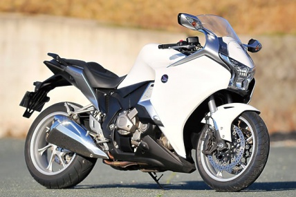 vol108_VFR1200F_01