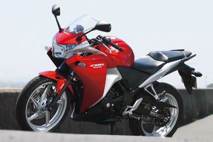 vol110_CBR250R_01