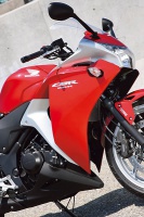 vol110_CBR250R_03
