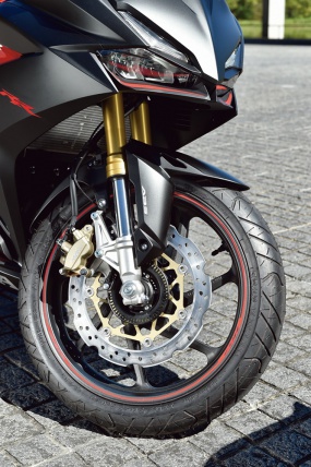 no174_cbr250rr_03