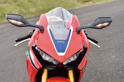 no177_cbr1000rr_02