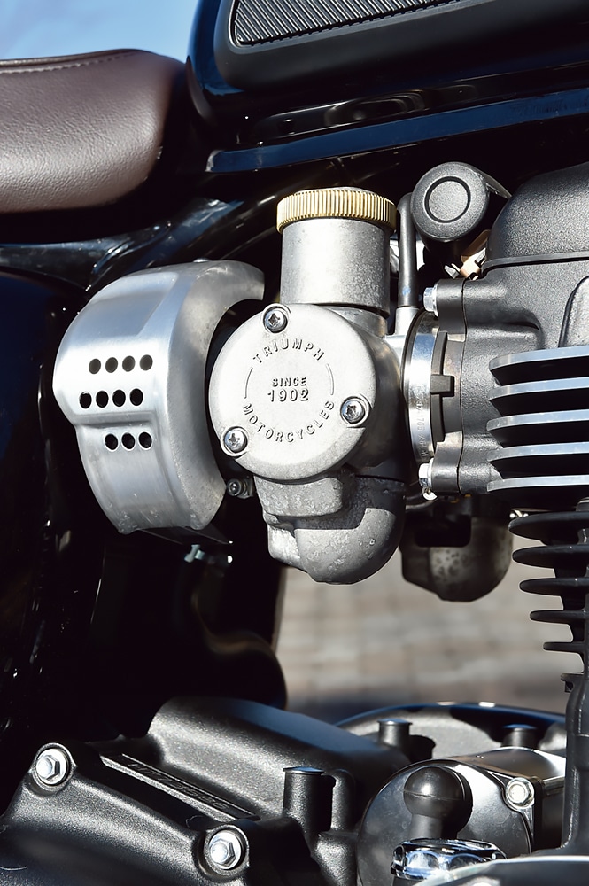 TRIUMPH・ボンネビル T120 ブラックのインジェクションユニット