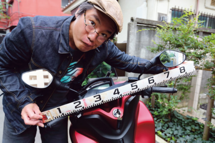 ヤマハのトリシティ125で路地裏アタック!