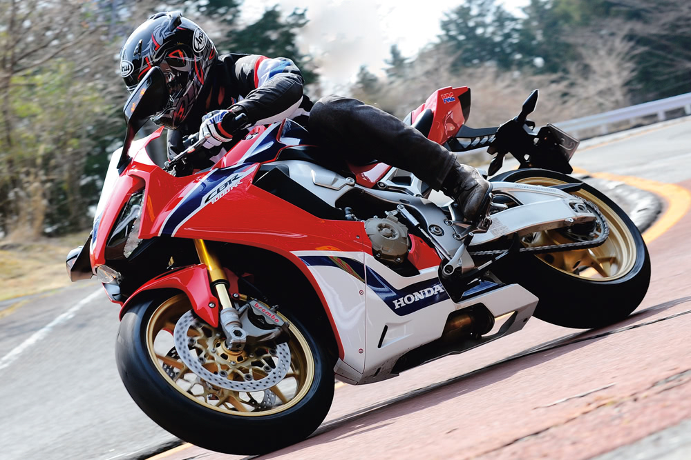 ホンダ・CBR1000RRをワインディングで試乗インプレッション