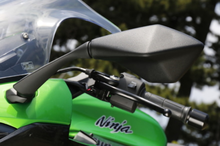 カワサキのNinja1000のミラー