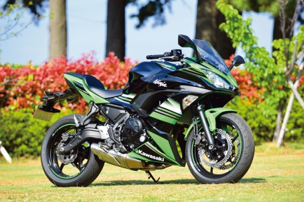 カワサキのニンジャ650の7:3イメージ