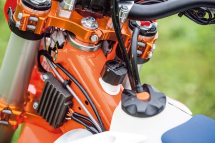 KTMの250EXC TPIの2ストオイルは分離給油