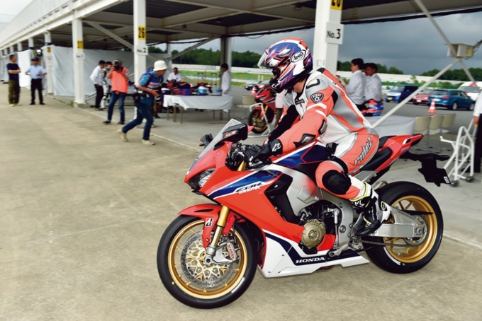 CBR1000RRでサーキットにコースインして試乗インプレッションだ!