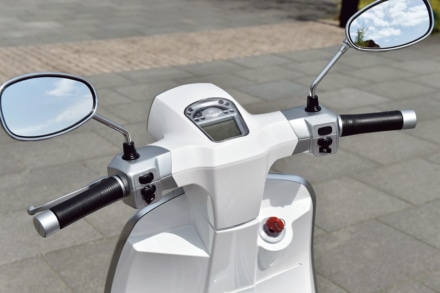LAMBRETTAのV125Specialのハンドル