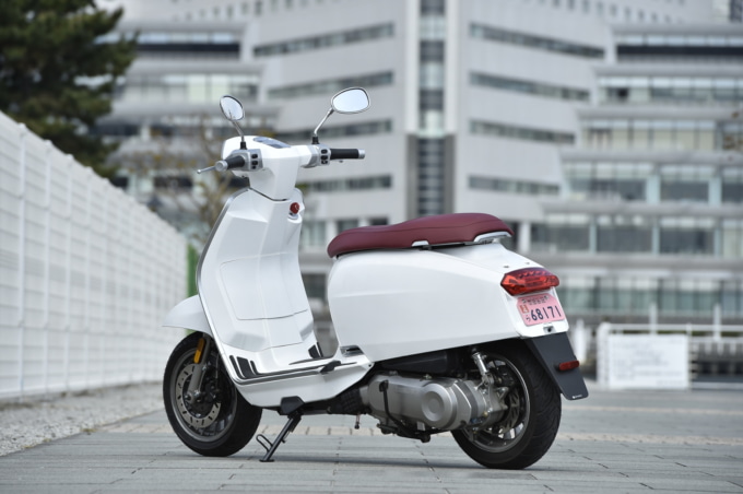 LAMBRETTAのV125Specialの後7:3イメージ