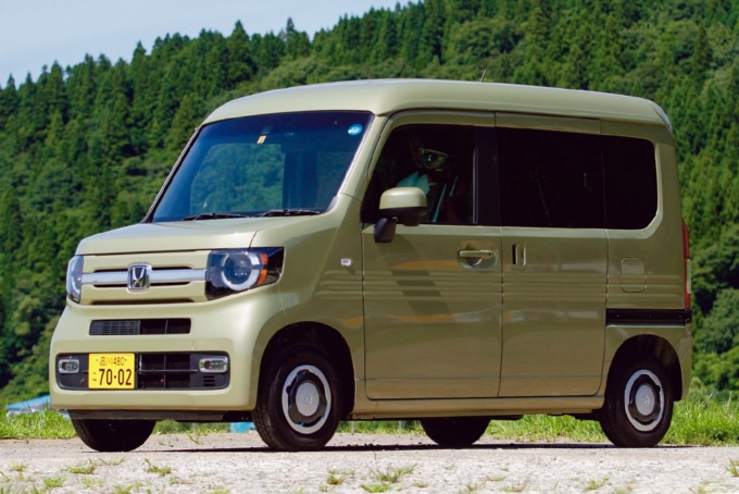 N-VANのハイルーフ仕様の+STYLE FUNのターボ仕様(4WD)