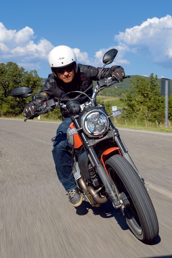 DUCATI SCRAMBLER ICON走行イメージ