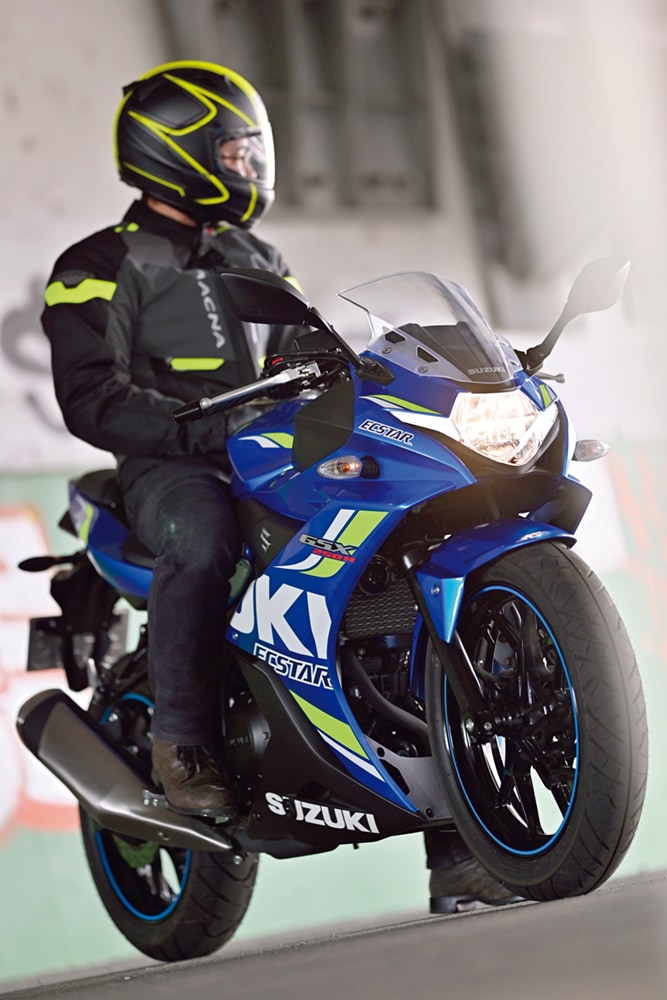 SUZUKIのGSX250RのMotoGPカラーは街中でも映える