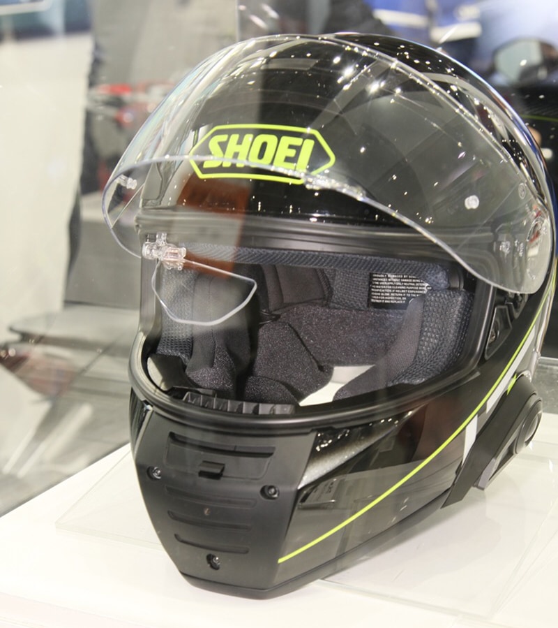 SHOEとNSウエストが共同開発中のスマートヘルメット試作品