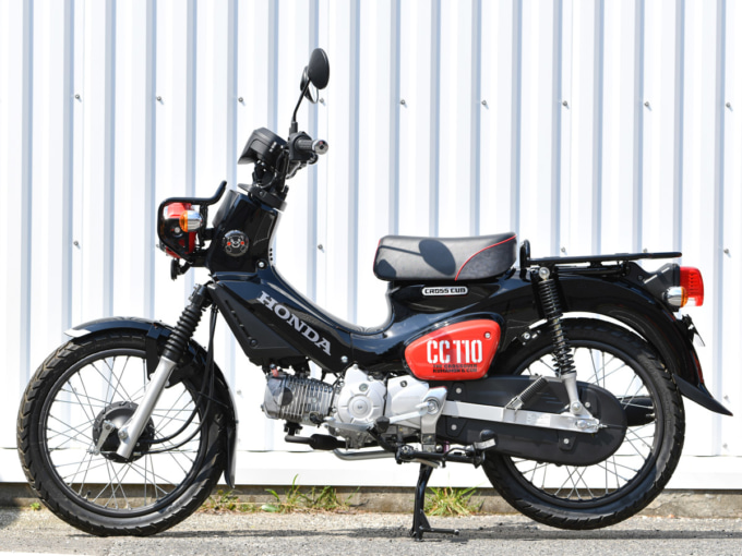 HONDA クロスカブ110 くまモンバージョン サイドビュー