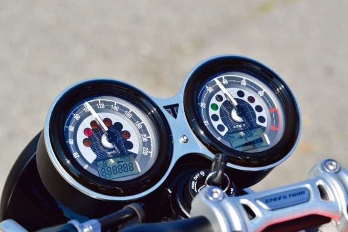 TRIUMPH SPEED TWIN メーター