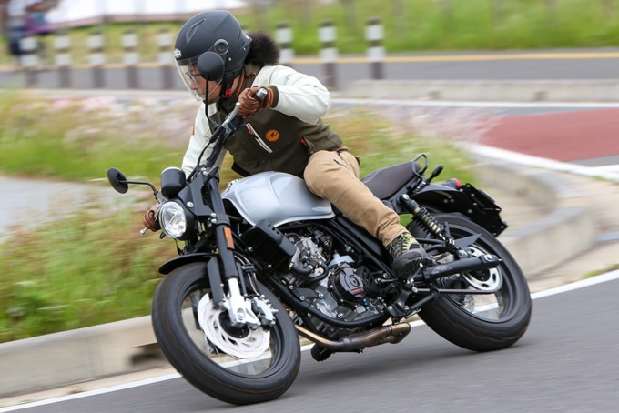 SWM アウトロー125 コーナリング走行