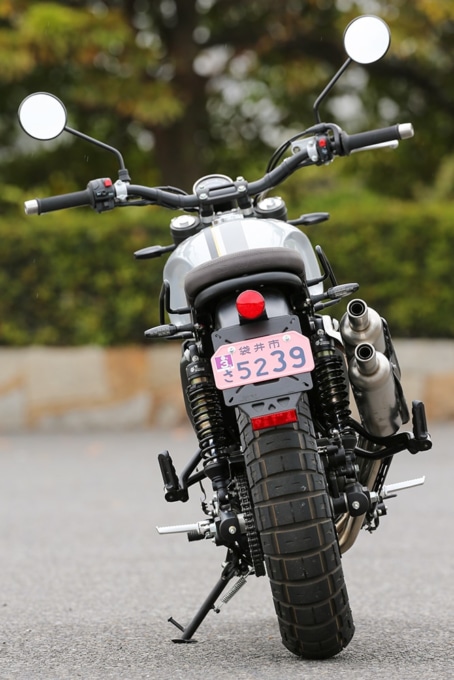 SWM アウトロー125 リヤビュー