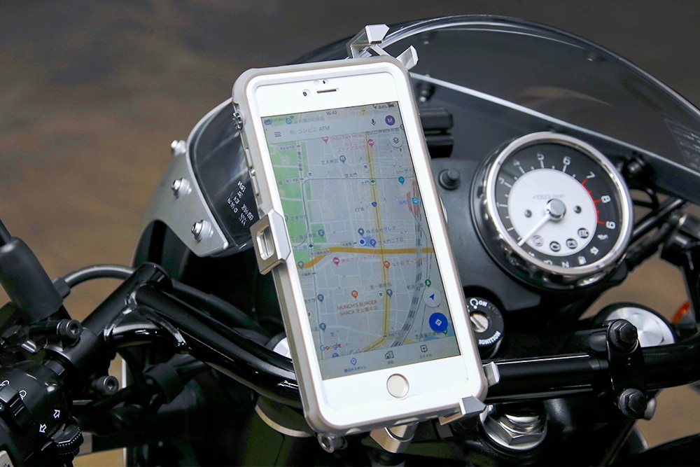 サインハウス マウントシステム A-45でiPhoneをマウント