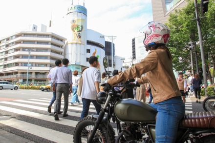 街なかでの信号待ち