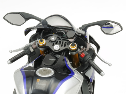タミヤ 1/12 マスターワークコレクション ヤマハ YZF-R1M 2018(完成品)ハンドルまわりアップ