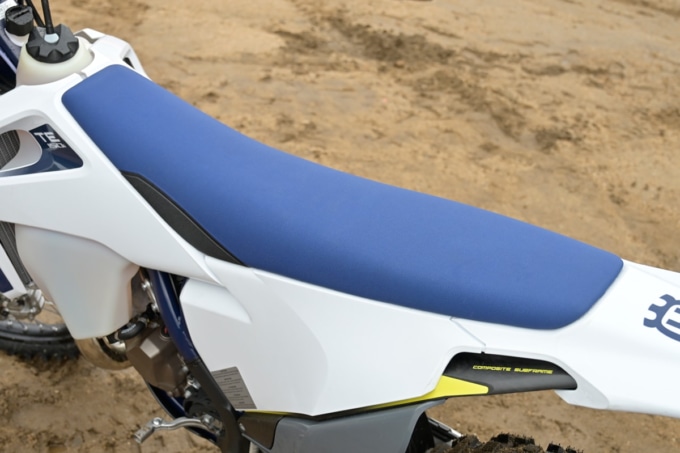 HUSQVARNA TE150i(2020年モデル)シート
