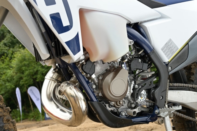 HUSQVARNA TE150i(2020年モデル)FI化されたエンジン