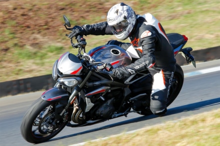 TRIUMPH ストリートトリプルRS