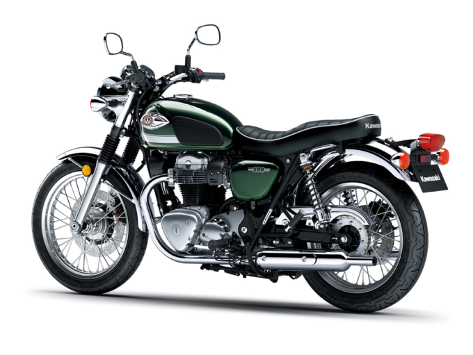 カワサキ W800(2BL-EJ800B/2020年モデル)左7:3ビュー