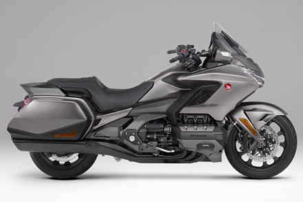 HONDA Gold Wing(2020年モデル)マットマジェスティックシルバーメタリック