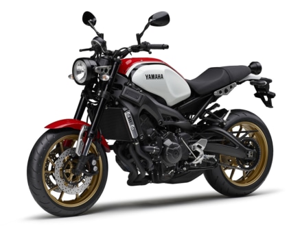 2020年モデル YAMAHA XSR900(ホワイト)左7:3ビュー