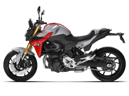 BMW F900R(ホッケンハイム・シルバー・メタリック/レーシング・レッド)左サイドビュー