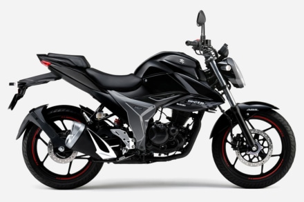 SUZUKI GIXXER150(グラススパークルブラック)左サイドビュー