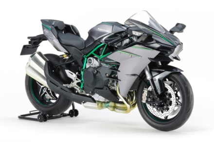 あのモンスターマシンが1/12スケールのプラモデルとして登場！タミヤ『1/12 カワサキ Ninja H2 CARBON』
