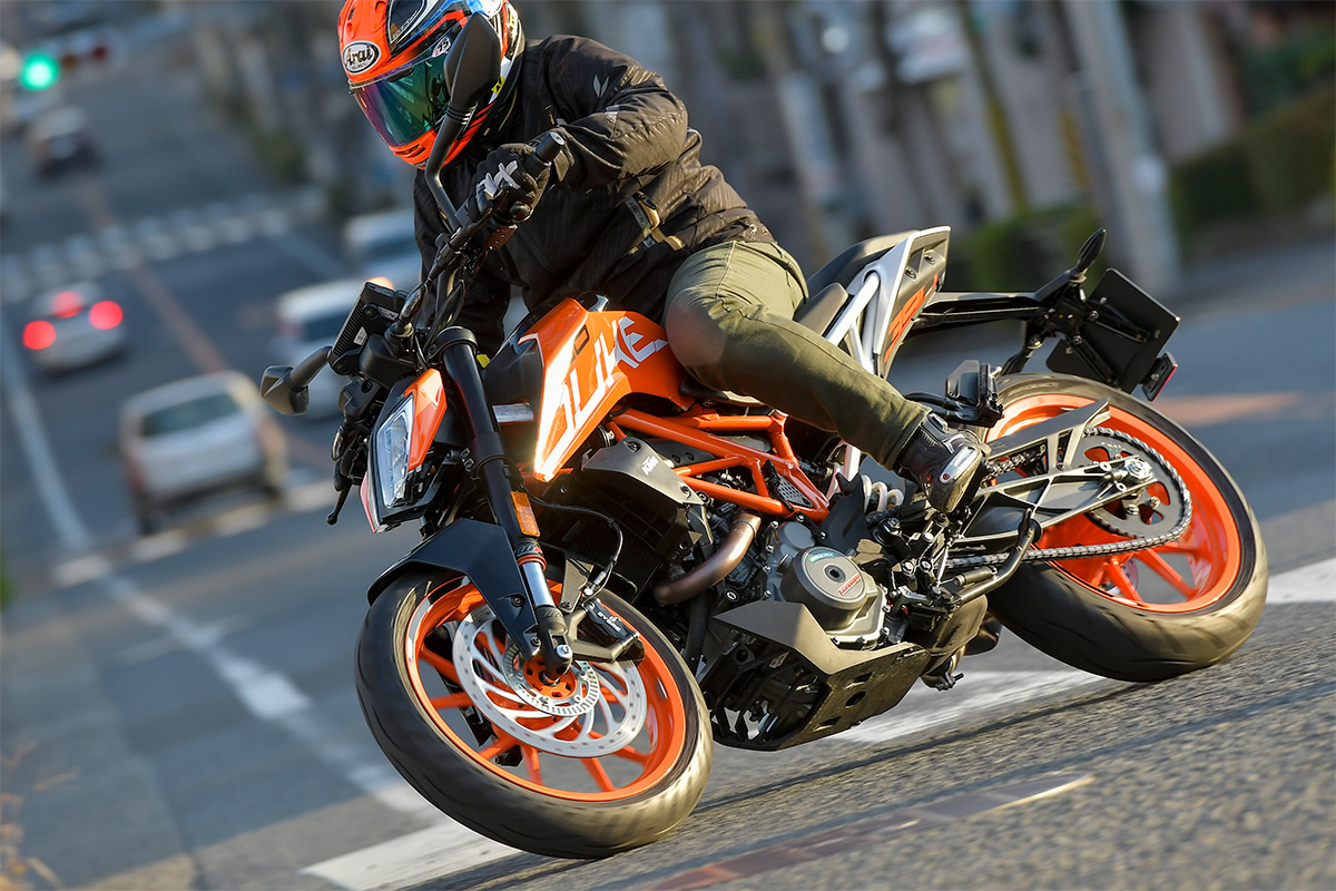 PowerTRONIC(パワートロニック)を取り付けたKTM 390DUKEで街中を実走