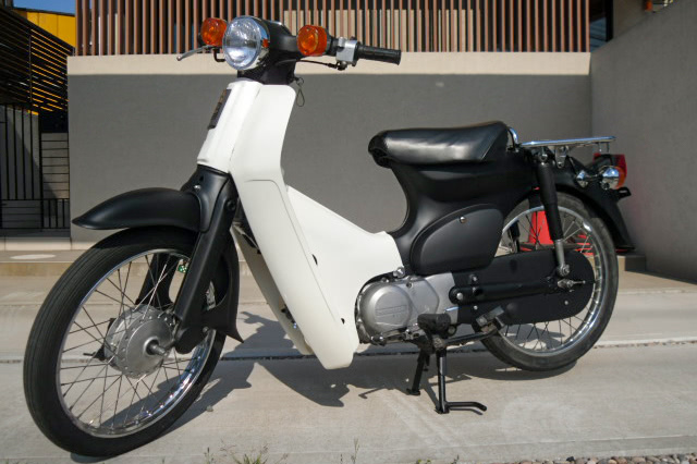 オートボーイ津田沼のリサイクルカブ デモ車
