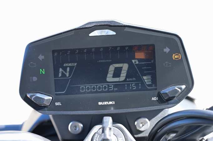 SUZUKI GIXXER SF250とGIXXER250共通のデジタルメーター