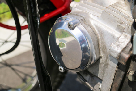 オートボーイ津田沼のリサイクルカブサービスでリフレッシュしたハンターカブ(CT110、'81年式)のエンジンカバー