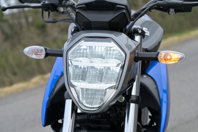 SUZUKI GIXXER150(2020年モデル)ヘッドライト