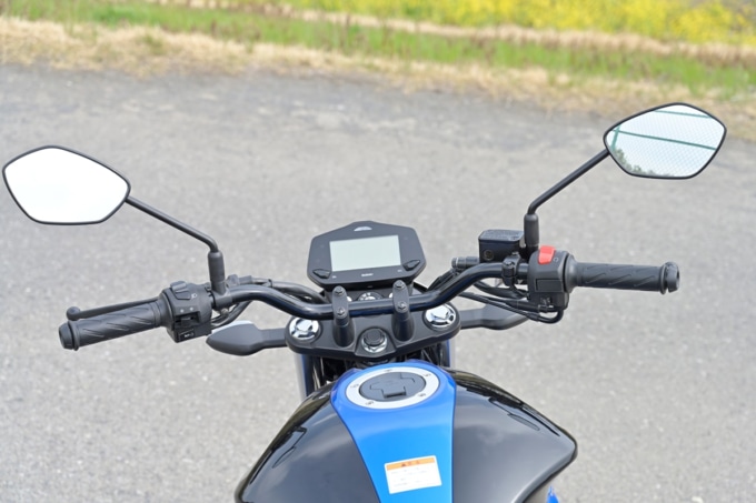 SUZUKI GIXXER150(2020年モデル)ハンドルまわり