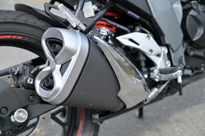 SUZUKI GIXXER150(2020年モデル)マフラー