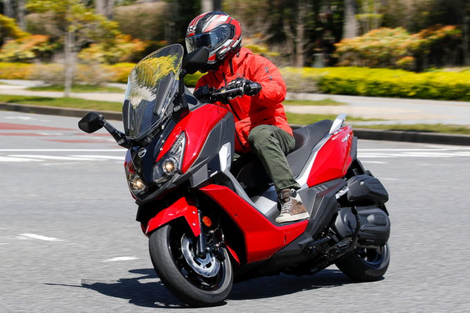 SYM CRUiSYM250(クルージム250)のコーナリング走行