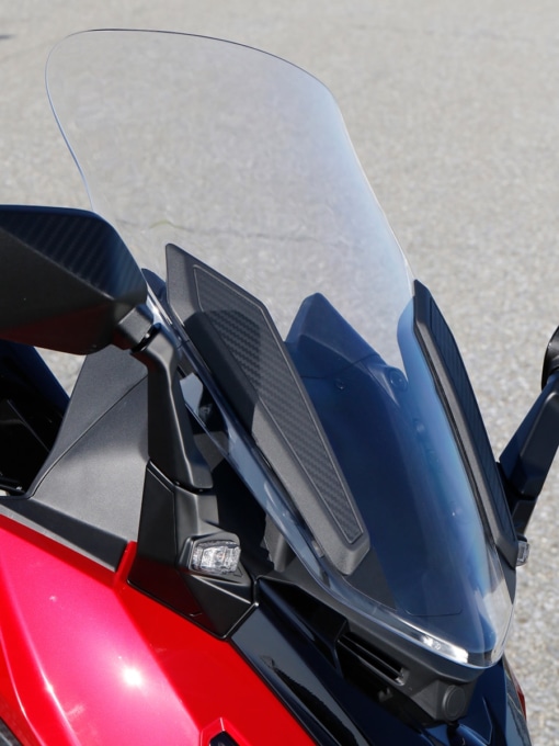 SYM CRUiSYM250(クルージム250)のスクリーン