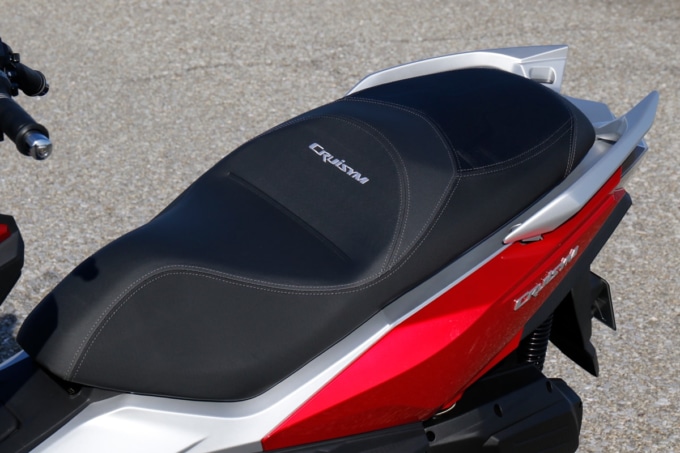 SYM CRUiSYM250(クルージム250)のシート