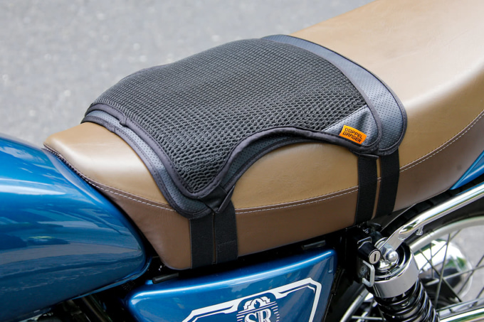 ドッペルギャンガー バイク用シートクッションセット クール&ゲルを両方装着した例