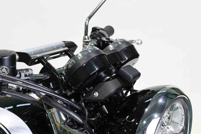POSH Faith W800(’20)/W800 STREET(’19~’20)用ライジングメーターステーで角度を変更したメーター