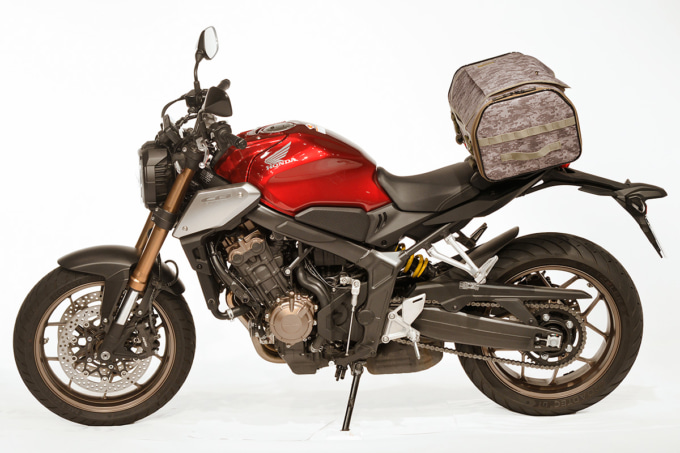 GWM X-OVER(クロスオーバー)リアバッグ 装着イメージ:HONDA CB650R